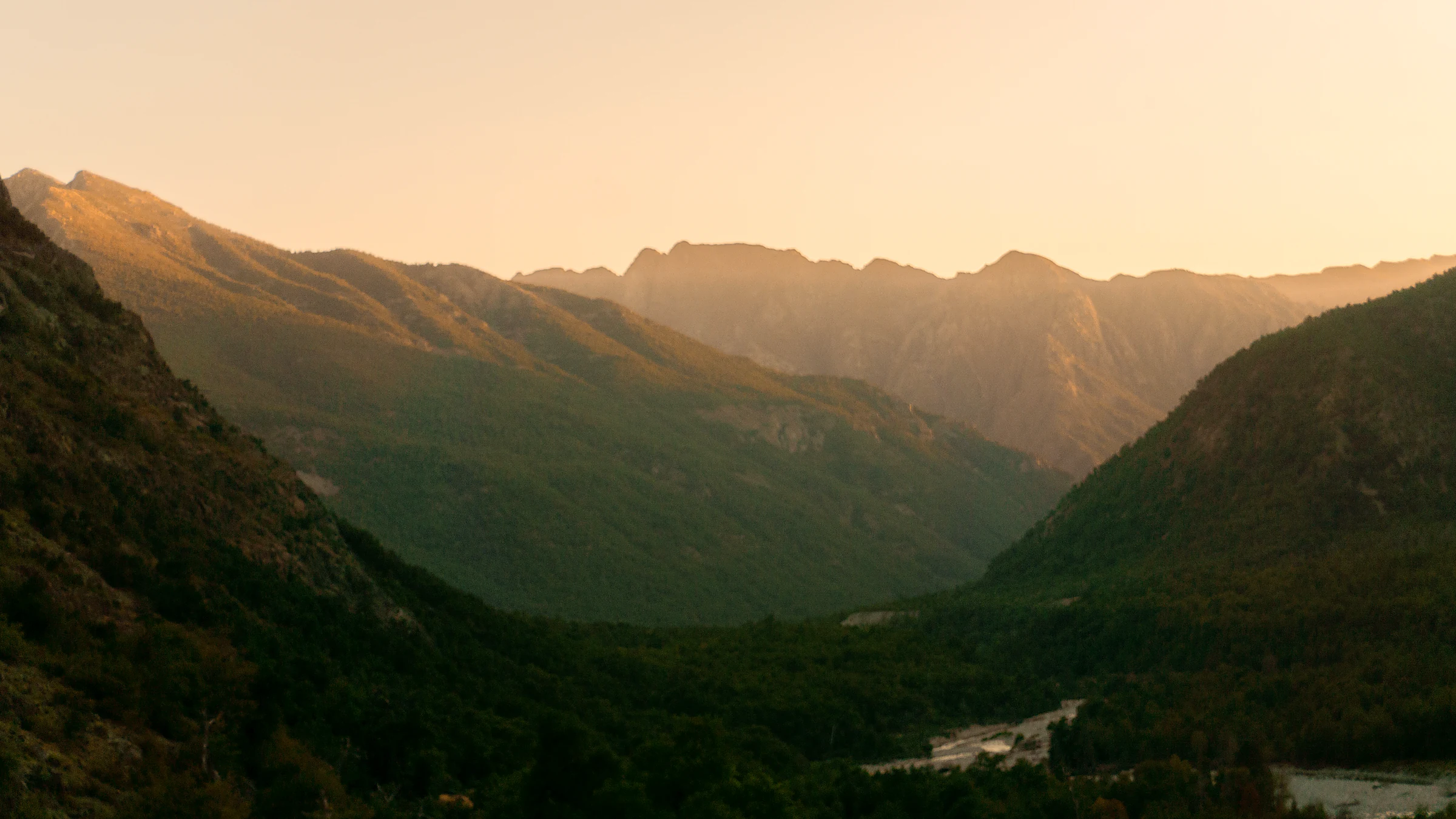 Valle de Las Ánimas en la cordillera del Achibueno